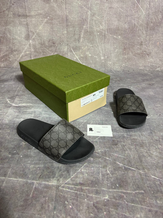 Gucci GG Supreme Sliders UK 8