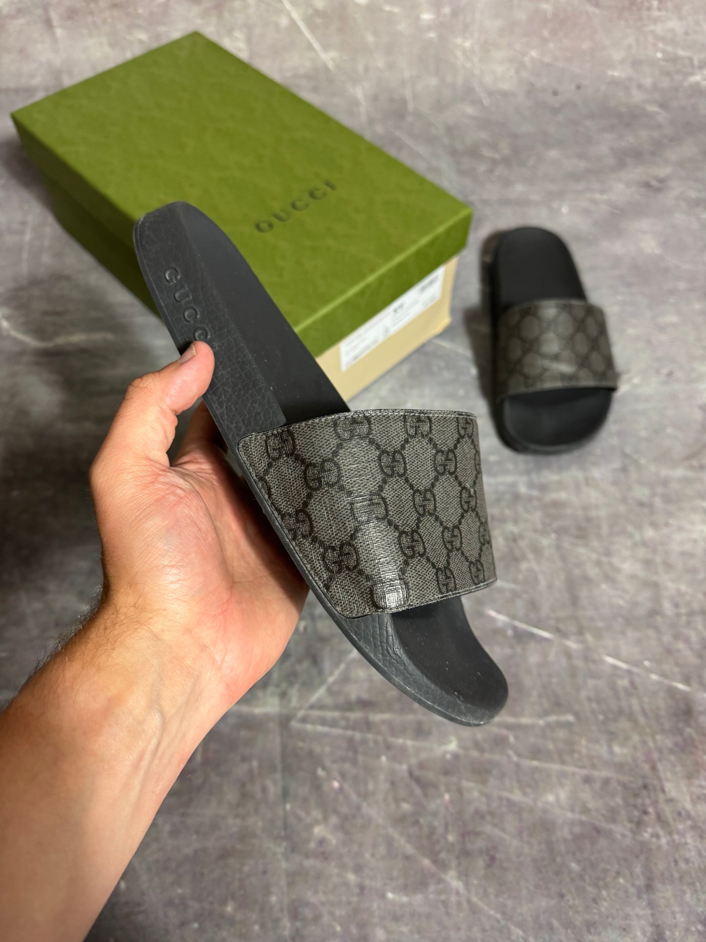 Gucci GG Supreme Sliders UK 8