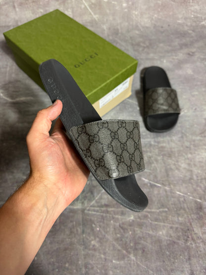 Gucci GG Supreme Sliders UK 8